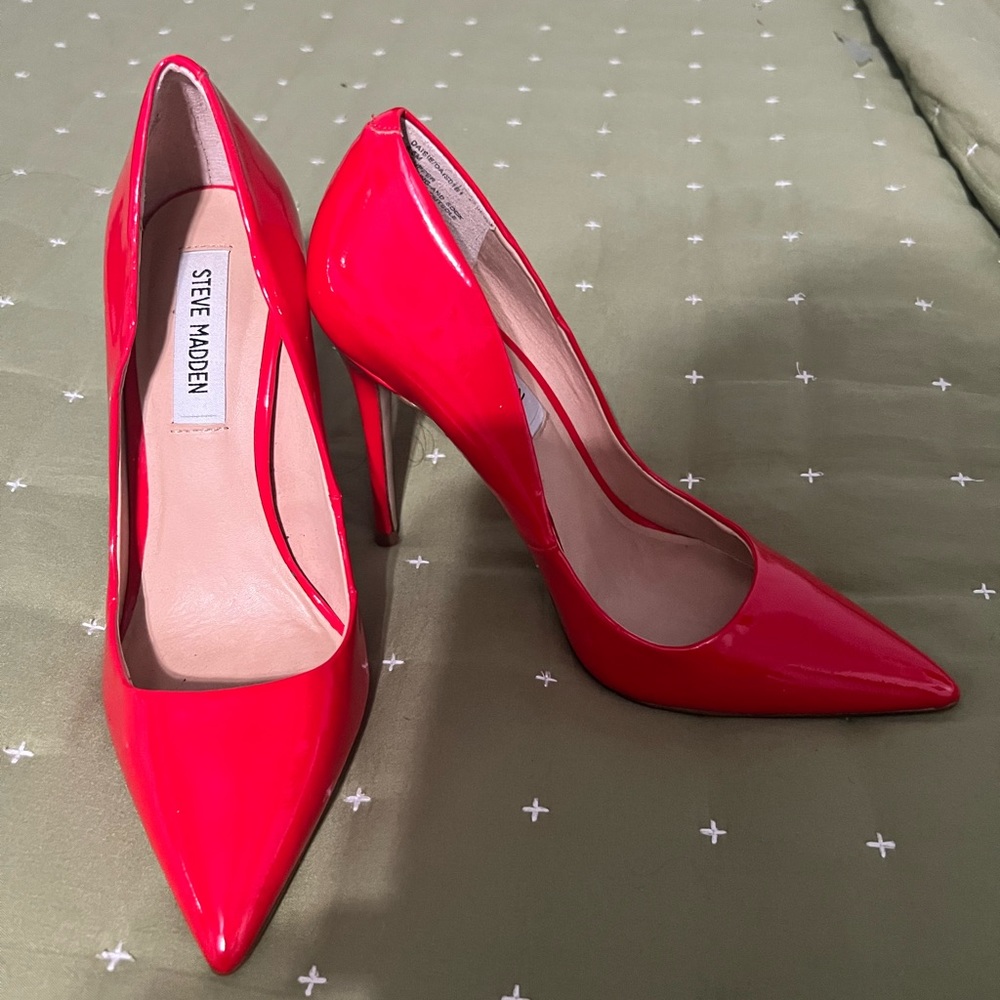 Steve Madden Vala Pump 6.5 M, Used once ( Very Good Condition)